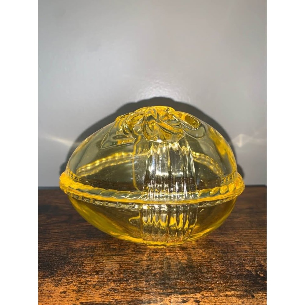 Beautiful Crystal Egg Shaped Candy Dish from the Marquis Collection by Waterford